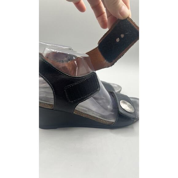 Taos Carousel Ajustable Strappy Wedge Sandals Black Leather Size 40/ 9-9.5 US - Picture 5 of 13